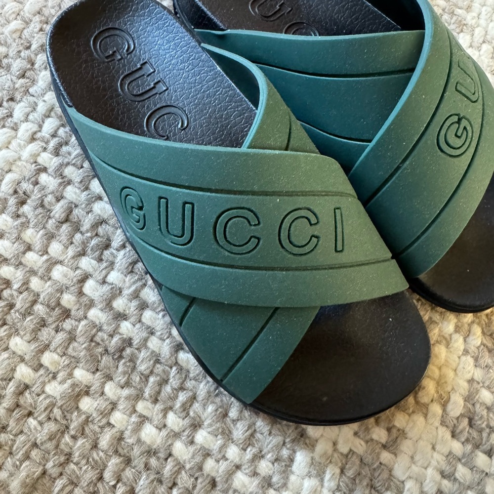 Gucci Green and Black Sandals
